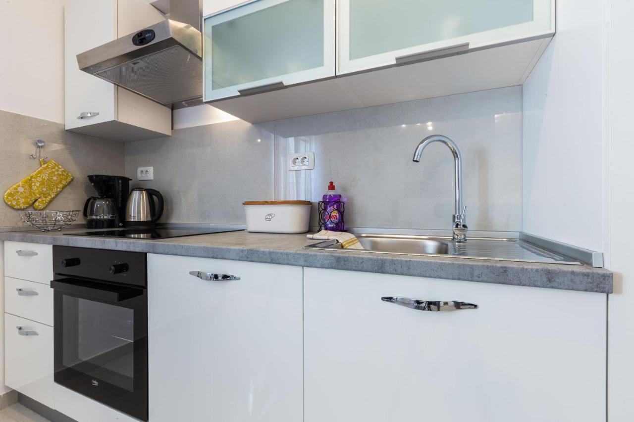 Petra Modern Apartment With Free Parking And Bbq ザダル エクステリア 写真