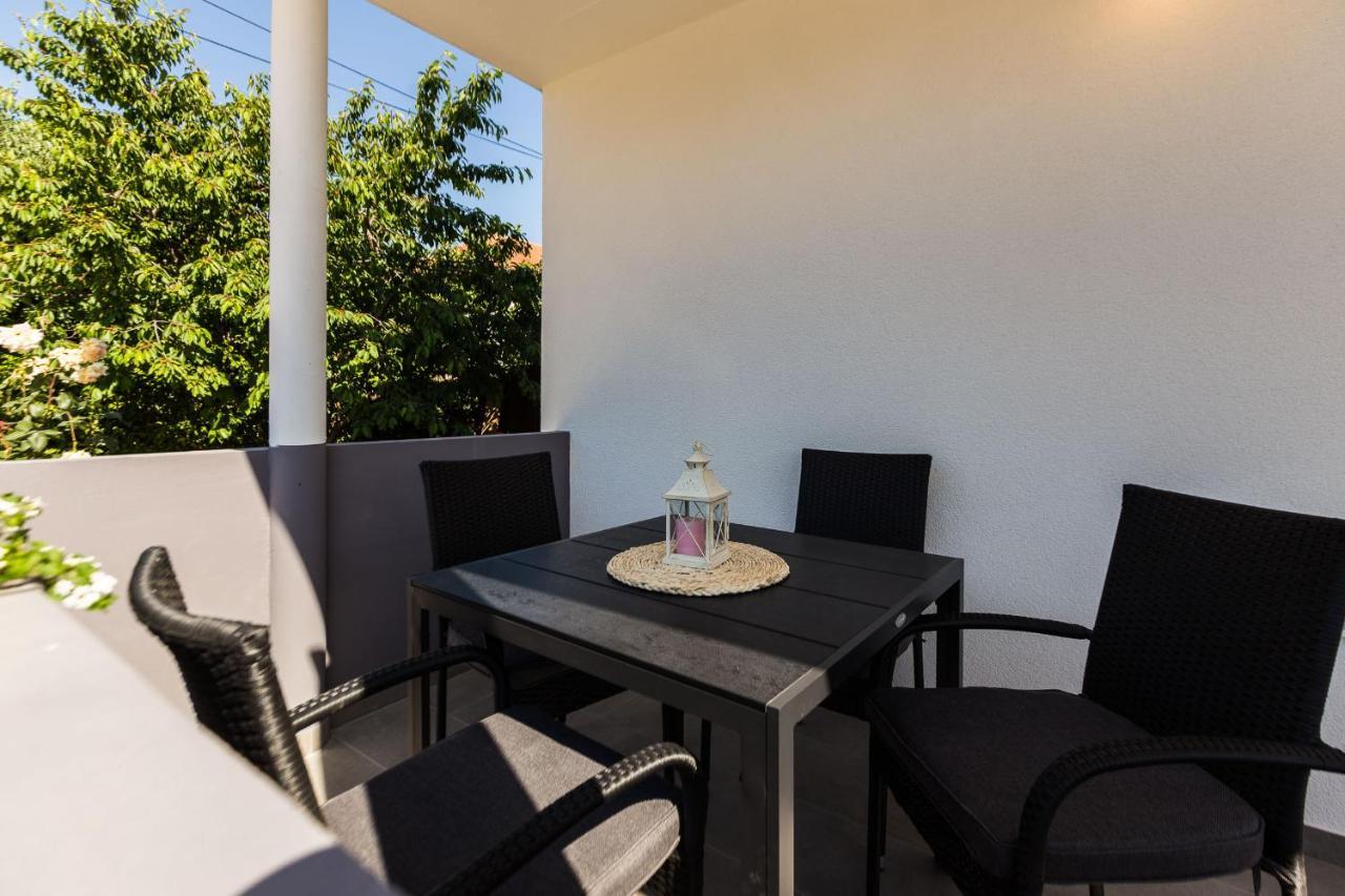 Petra Modern Apartment With Free Parking And Bbq ザダル エクステリア 写真