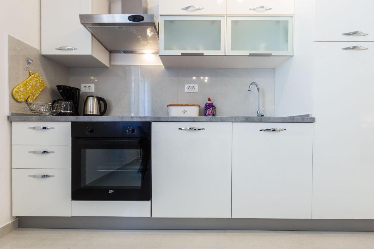 Petra Modern Apartment With Free Parking And Bbq ザダル エクステリア 写真