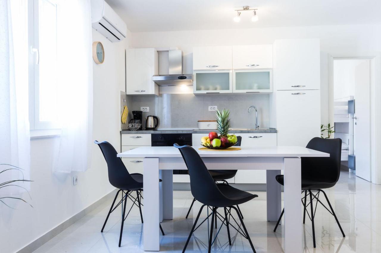 Petra Modern Apartment With Free Parking And Bbq ザダル エクステリア 写真