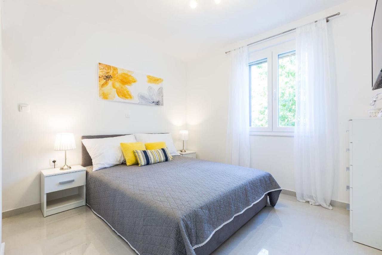 Petra Modern Apartment With Free Parking And Bbq ザダル エクステリア 写真