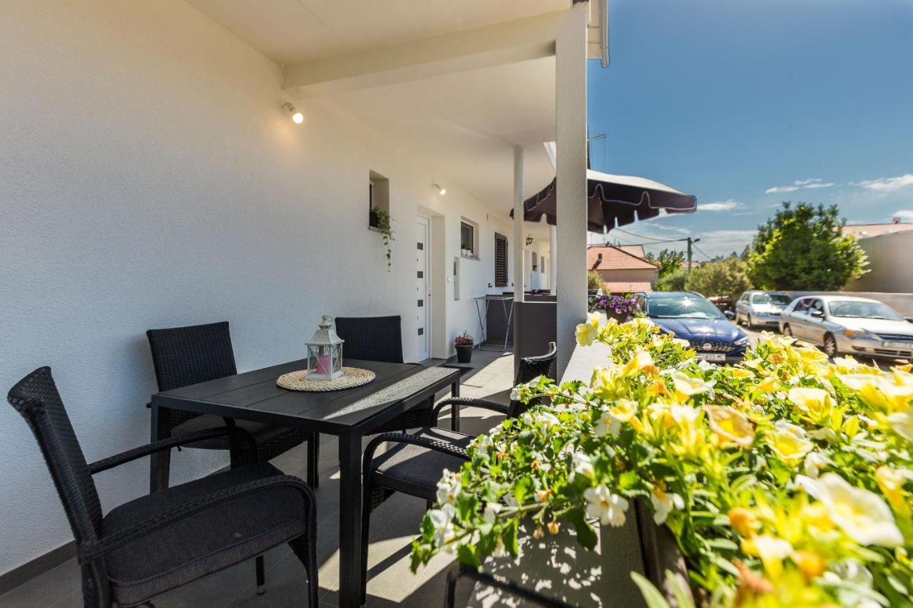 Petra Modern Apartment With Free Parking And Bbq ザダル エクステリア 写真