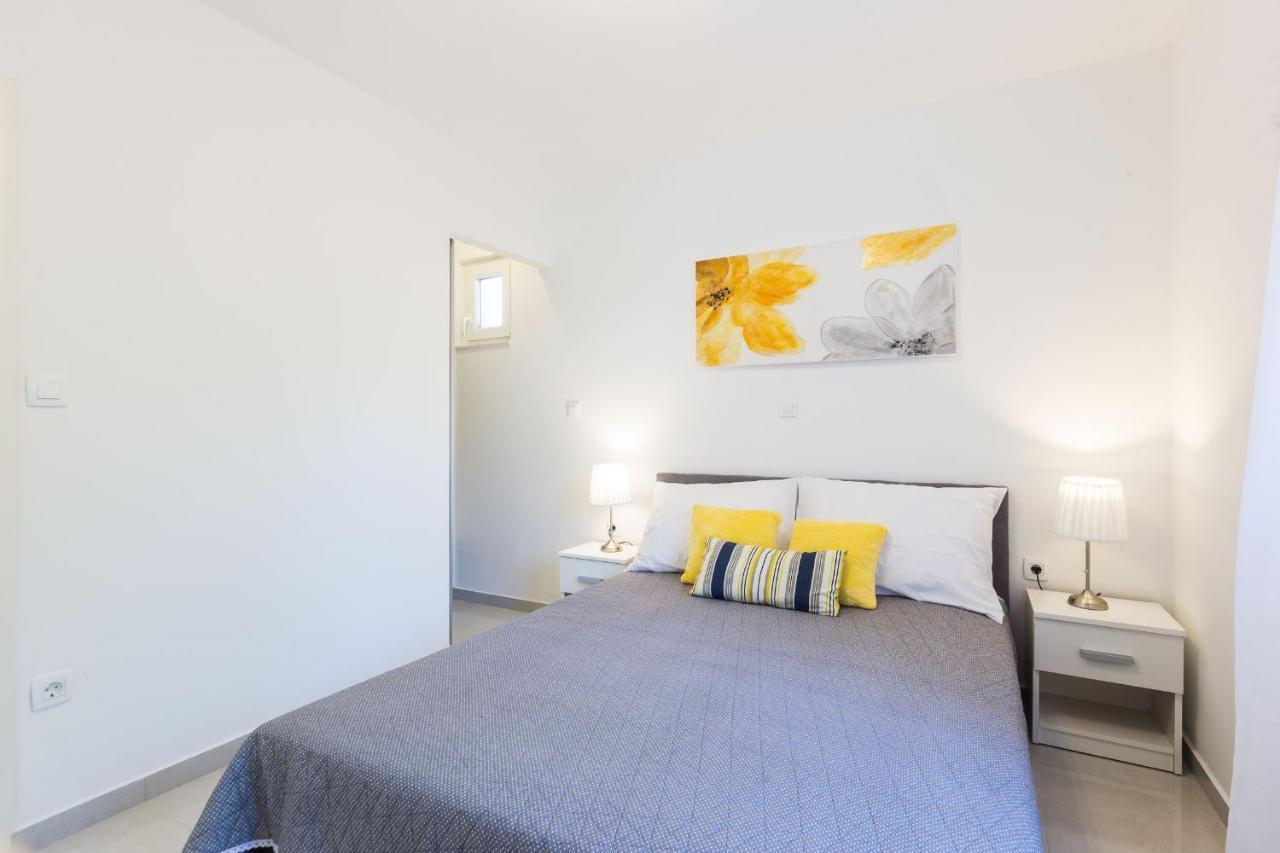 Petra Modern Apartment With Free Parking And Bbq ザダル エクステリア 写真